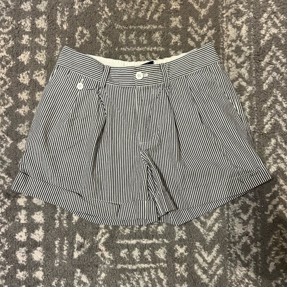 Ralph Lauren Black and White Striped Women Shorts size 4 (SKU P202) - Picture 1 of 9
